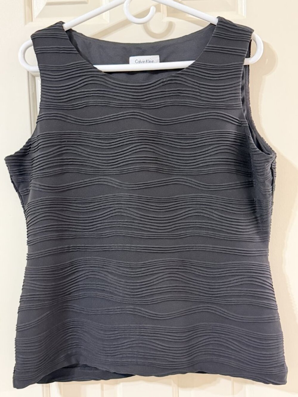 Sz L Calvin Klein Black Wave Knit Blouse